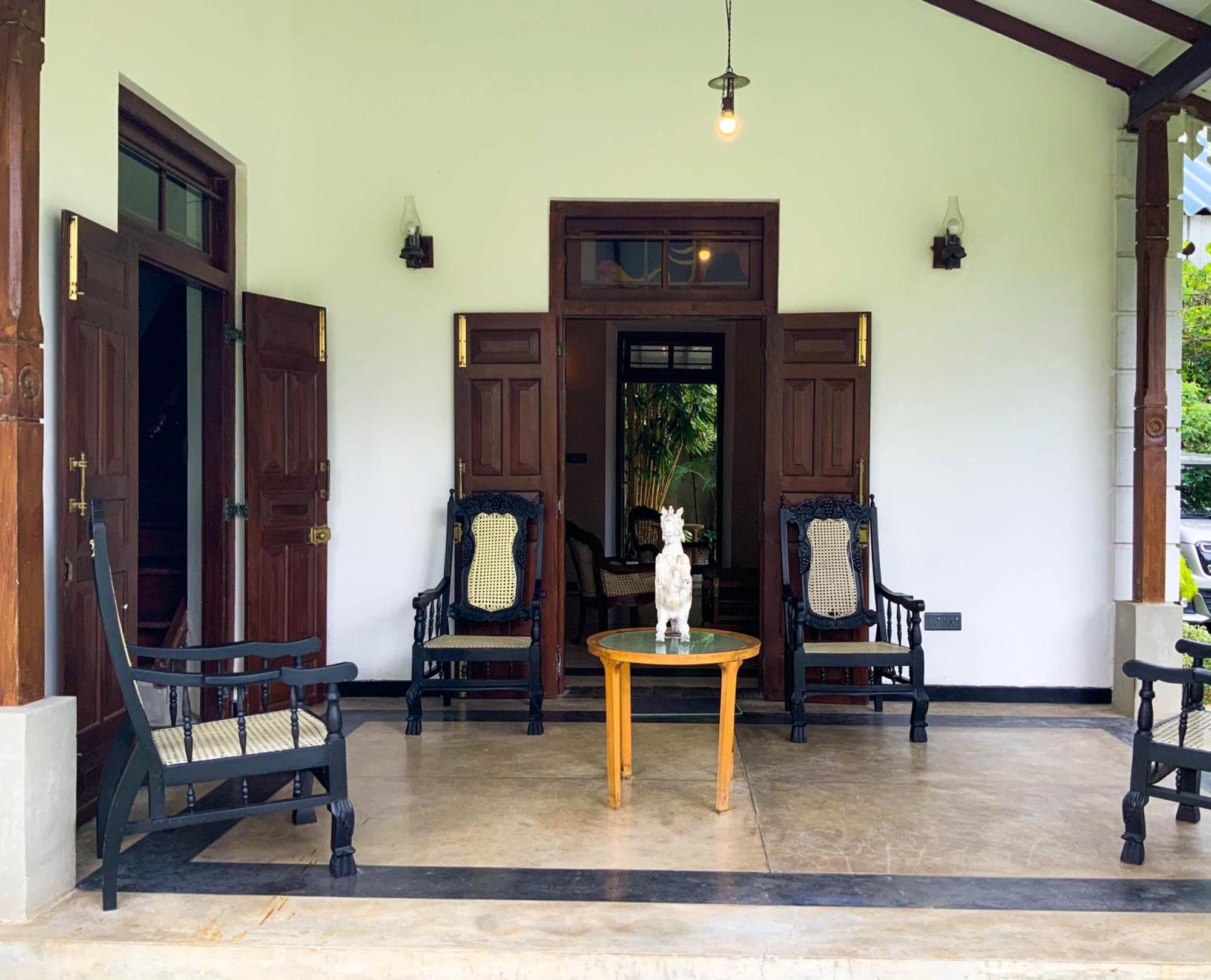 אהנגאמה Headman House Antique Villa - A Seaside Royal Stay מראה חיצוני תמונה
