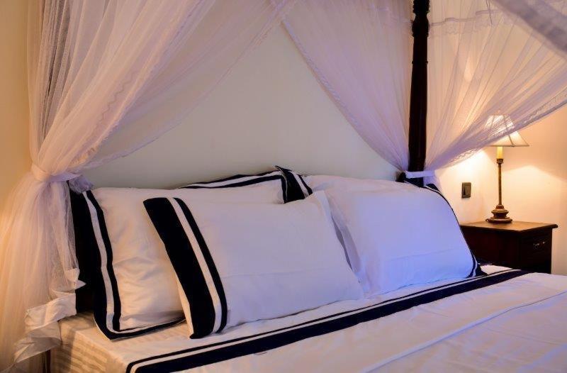 אהנגאמה Headman House Antique Villa - A Seaside Royal Stay מראה חיצוני תמונה